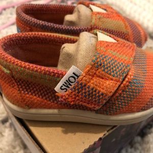 Orange tropic baby Toms